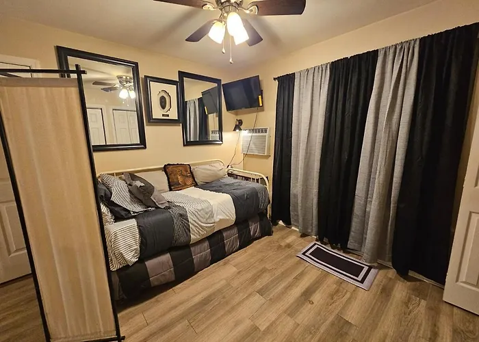 Cute Comfy Prime Location